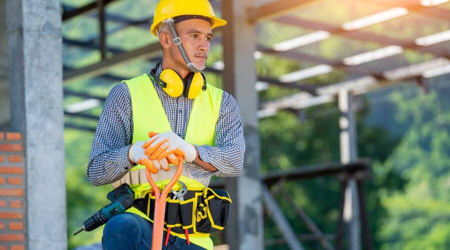 Professional gutter cleaning in Madera, CA